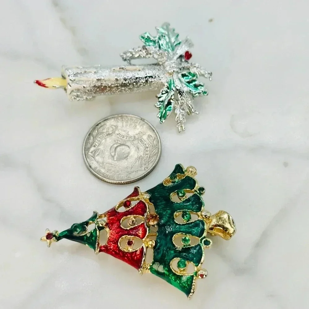 2 Vintage Christmas Brooches Jeweled Christmas Tree Candle Signed Gerrys… - Picture 9 of 12
